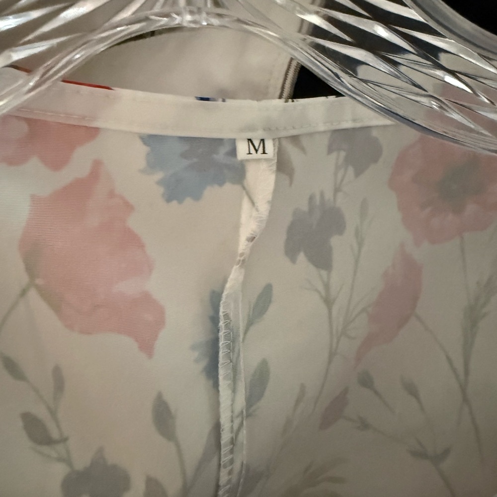 Brand new, never worn. Cheerful, brightly flowered nightgown. Size M. - Picture 4 of 8